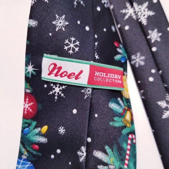 Christmas Tie - Picture 2 of 2